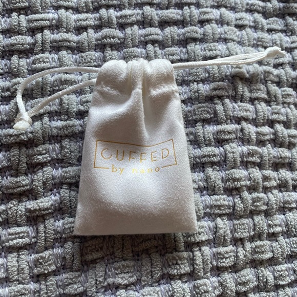 13mm 14k Gold-Filled Gold Hoop Earrings - Picture 3 of 4